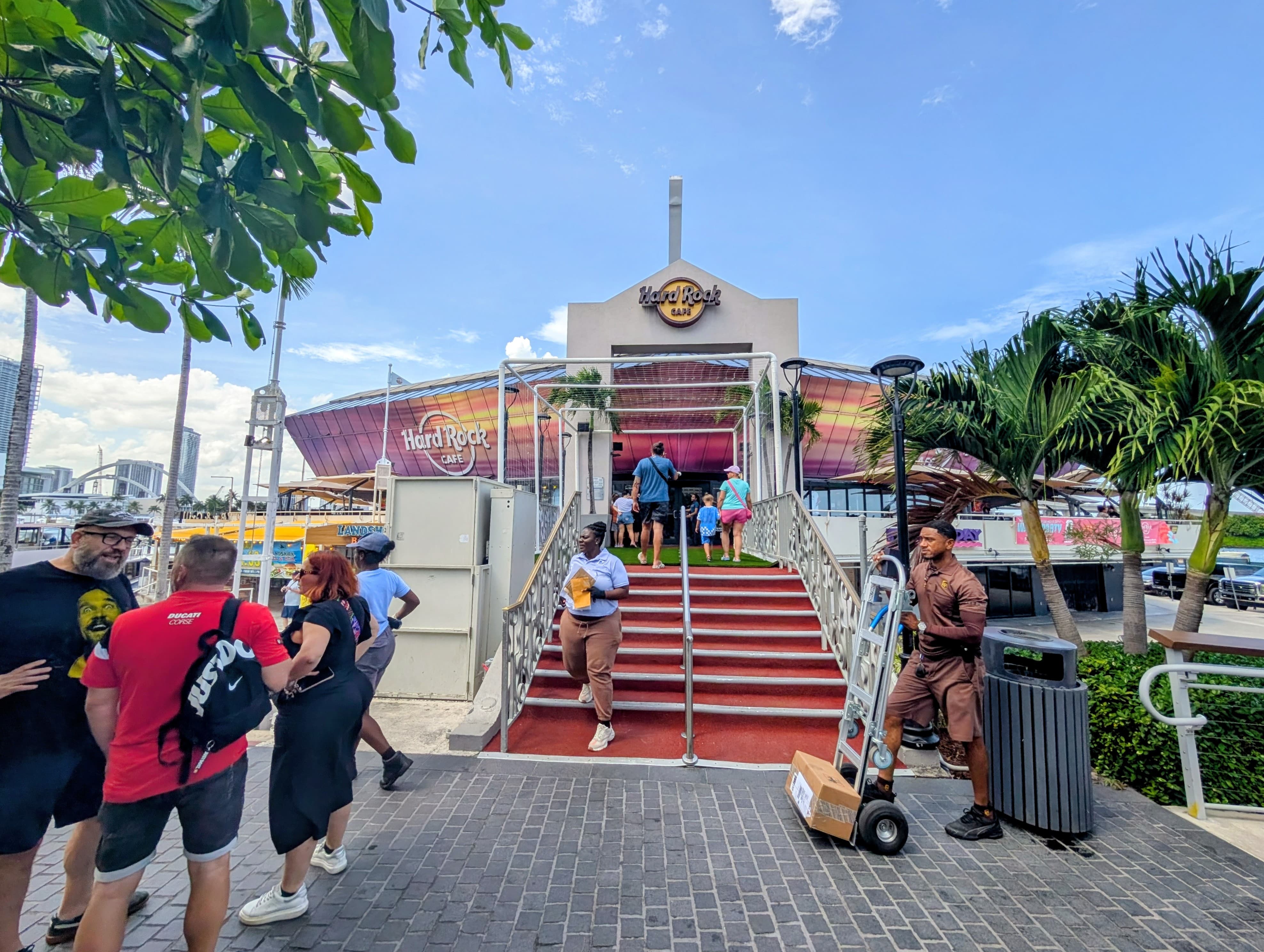 Miami Private Tour Downtown and Wynwood
